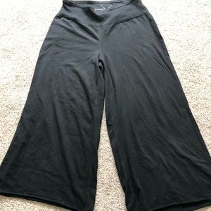 Aritzia community flared cropped pants